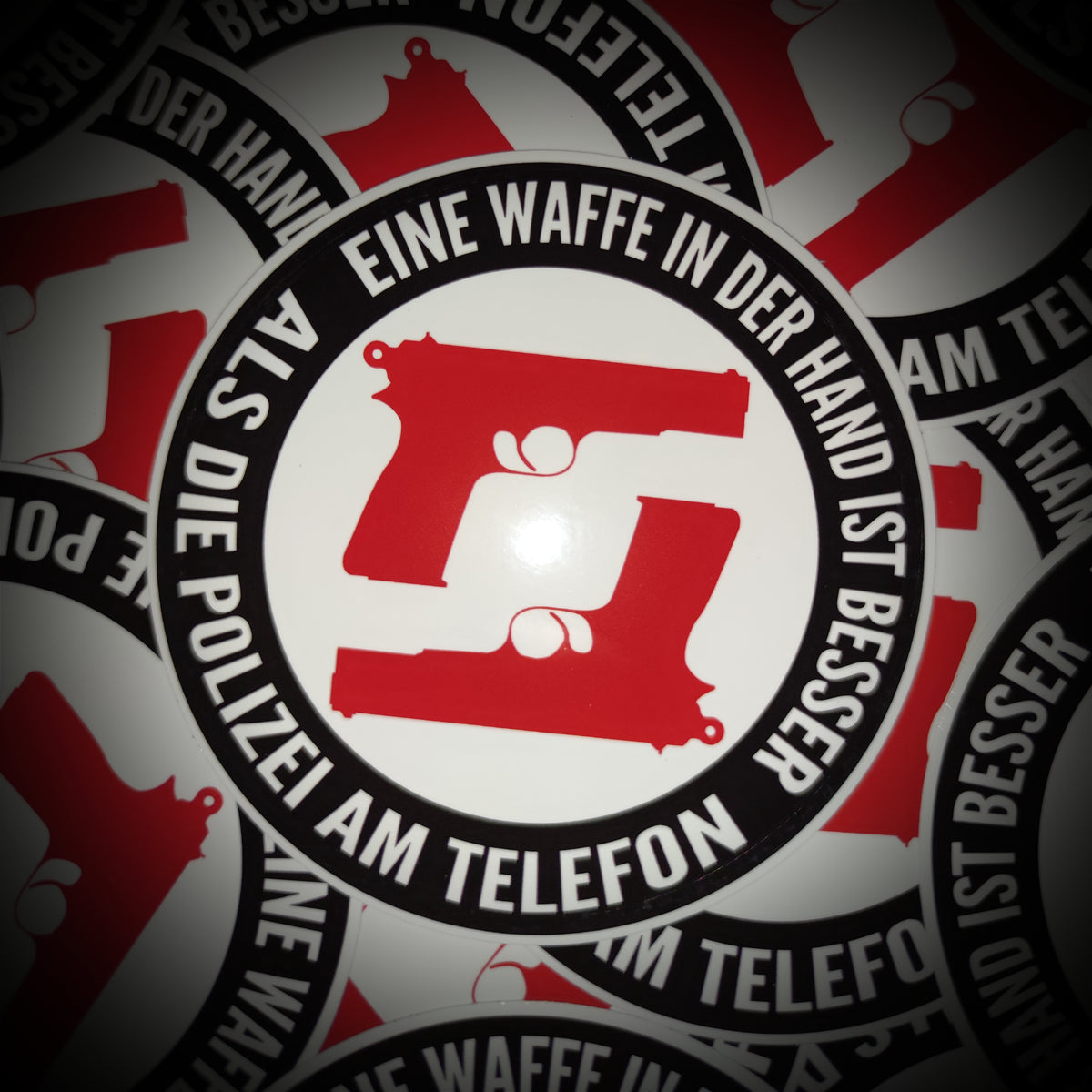 Eine Waffe in der Hand ist besser als die Polizei am Telefon Aufkleber Oracal