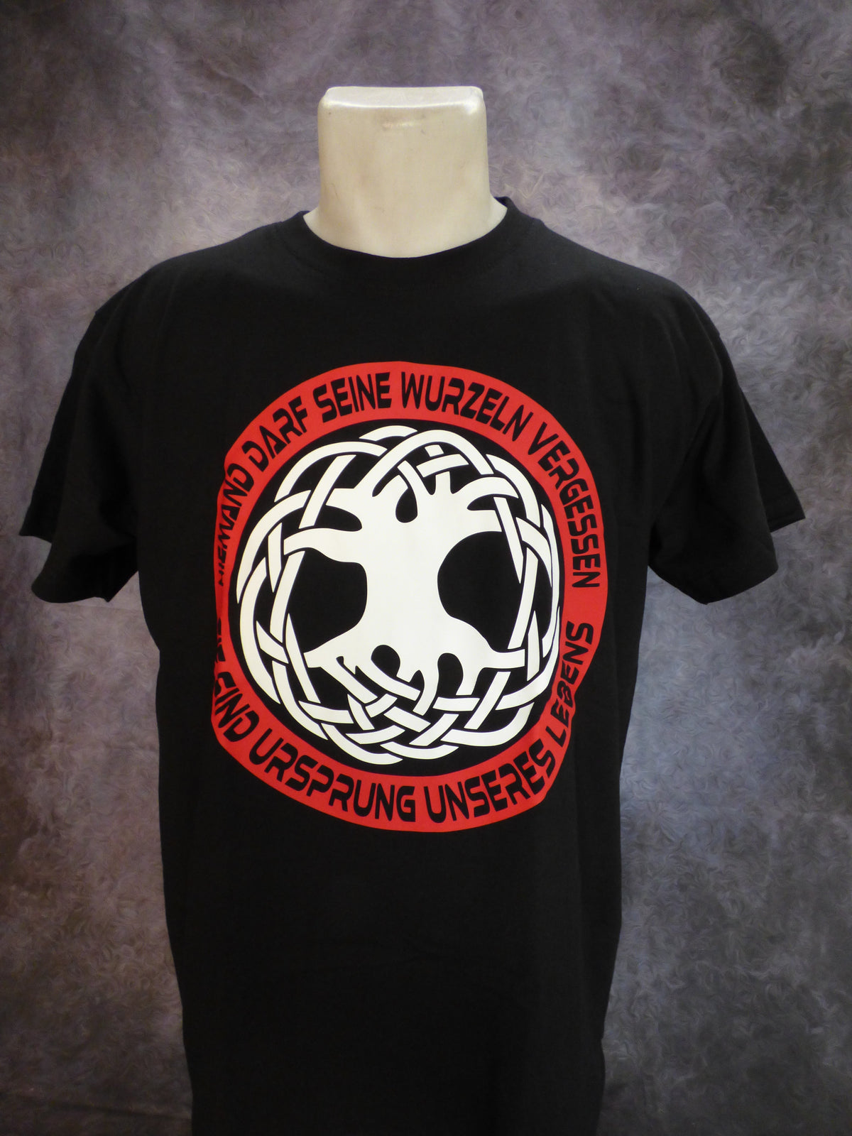 T-Shirt Niemand darf seine Wurzeln vergessen. B&C
