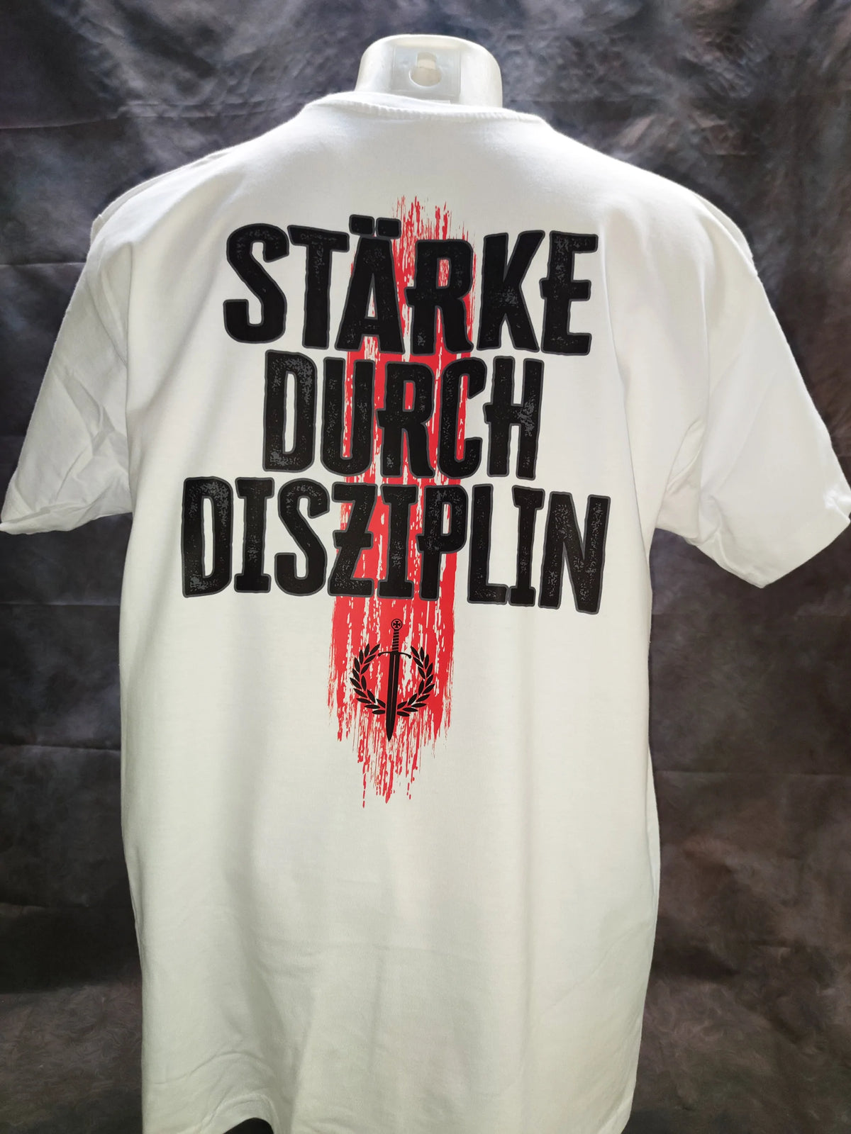 "Stärke durch Disziplin" T-shirt Kampf II B&C